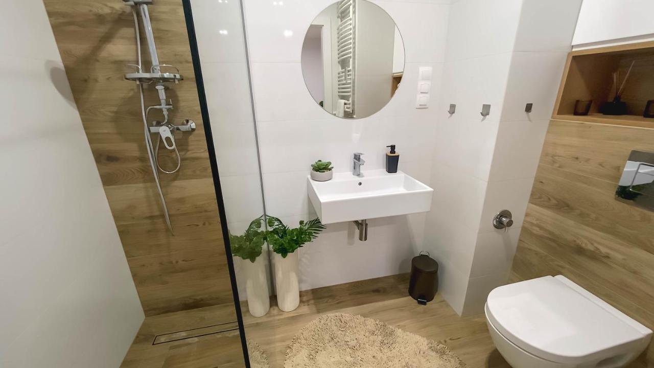 Apartament Naturalny-Lake Apartments, Osiedle Calamo Park-Olsztyn 奥尔什丁 外观 照片